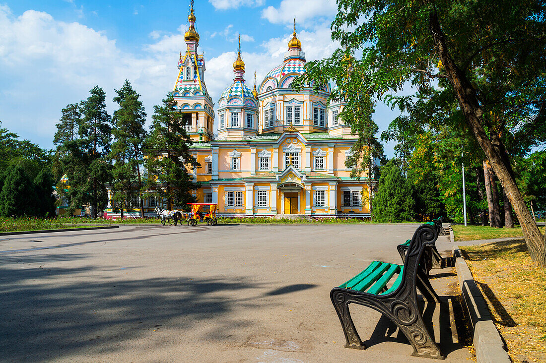 Himmelfahrt Kathedrale (Zenkov Kathedrale), Panfilov Park, Almaty, Kasachstan, Zentralasien, Asien