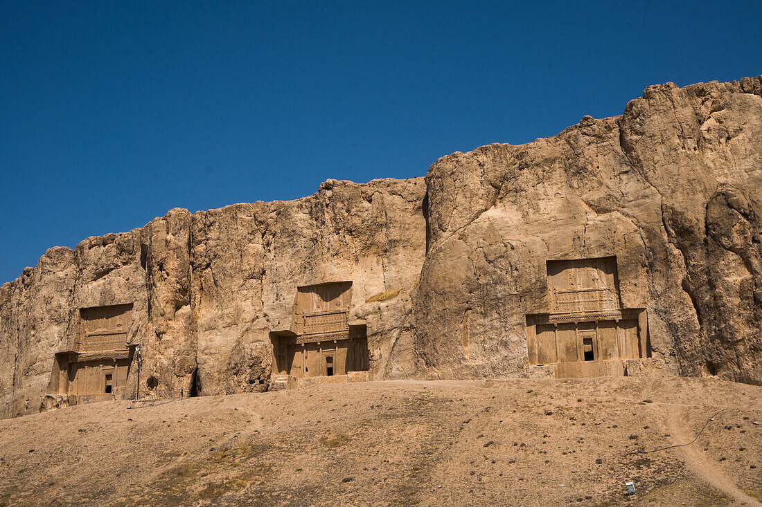 Gräber von Darius II, Ataxerxes I und Darius der Große, Naqsh-e Rostam Necropolis, nahe Persepolis, Iran, Mittlerer Osten