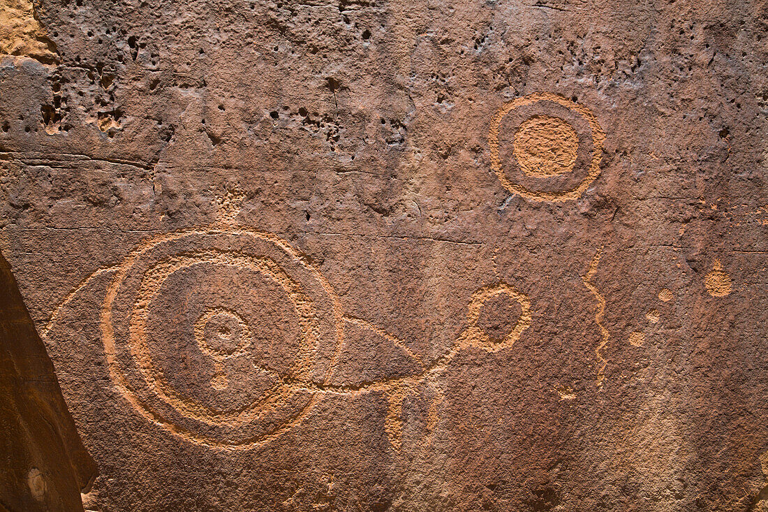 Petroglyphen, Barrier Canyon Style, Indian Creek Korridor, in der Nähe von Monticello, Utah, Vereinigte Staaten von Amerika, Nordamerika