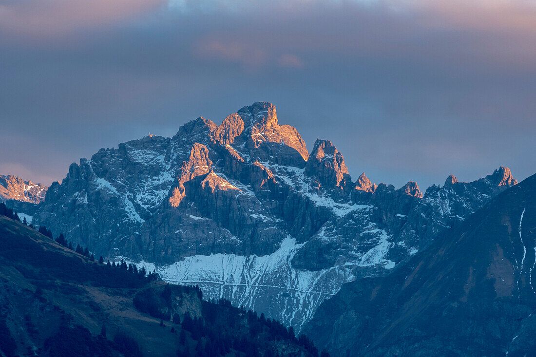 Alp panorama at sunset, alpine glow, Allgaeu, Oberallgaeu, Oberstdorf, Germany