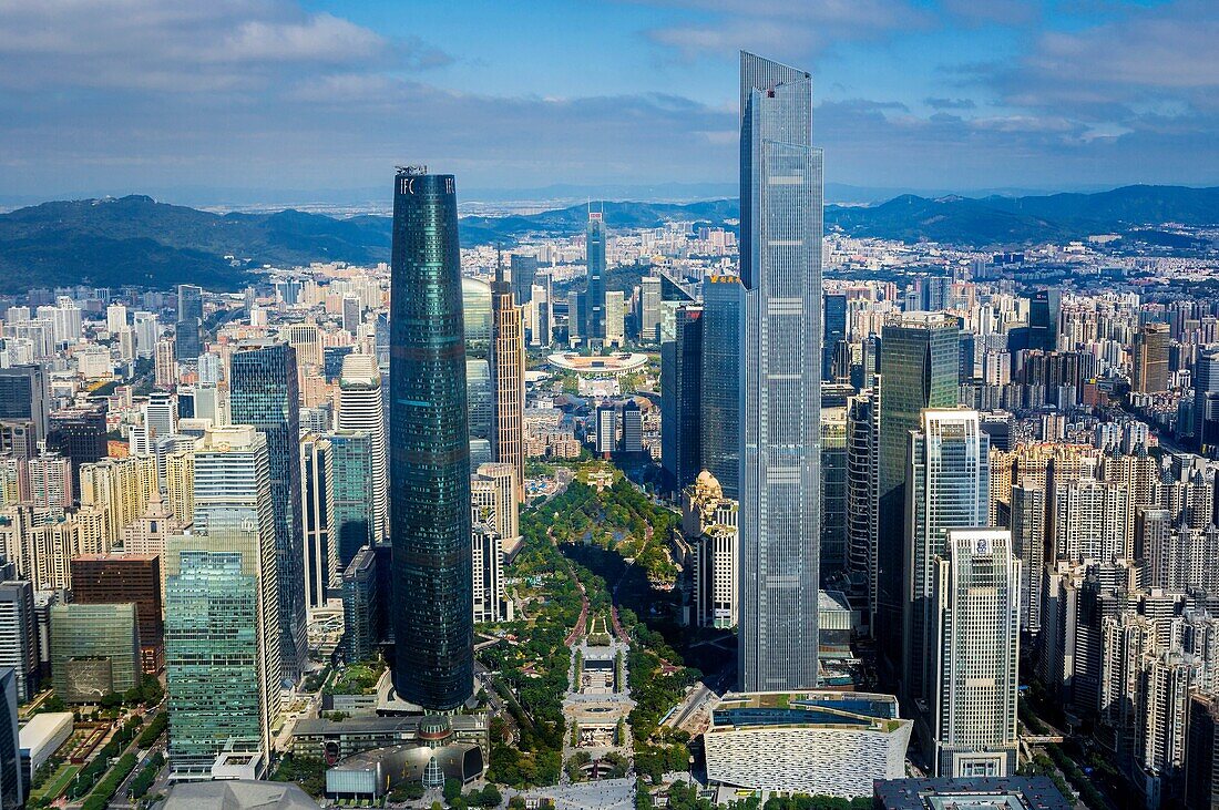 China, Provinz Guangdong, Guangzhou City, Wuyang New Town, International Financial Center und East Tower.