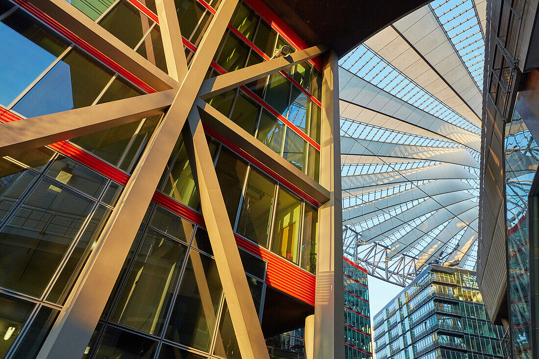 Sony Center, Potsdamer Platz, Berlin, Deutschland.