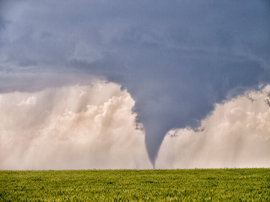 Initial formation of tornado south of Dodge City, Kansas on May 24, 2016.