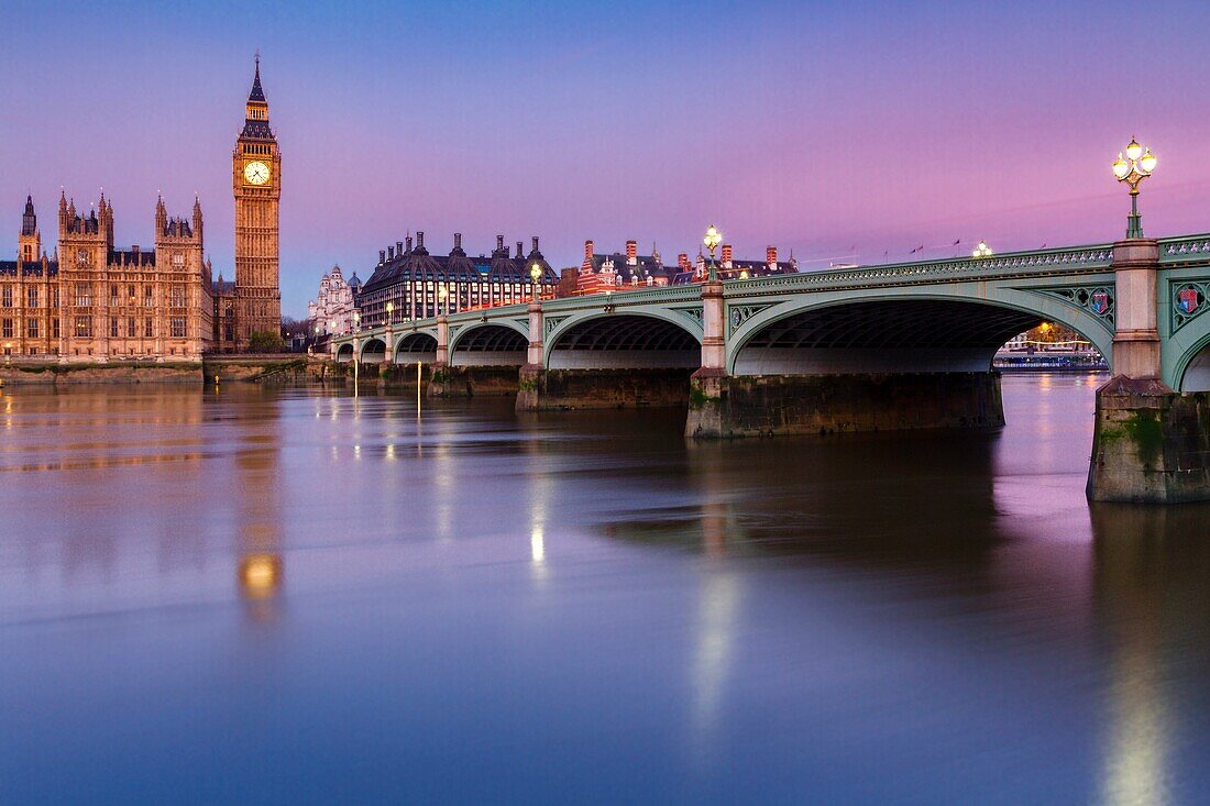 Big Ben, Palace of Westminster, Westminster bridge and thames river. London, United Kingdom.