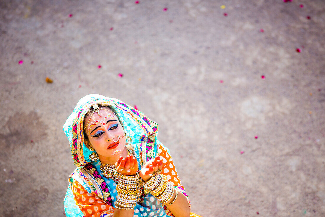 Traditional Radha dance during the Flower Holi Festival, Vrindavan, Uttar Pradesh, India, Asia