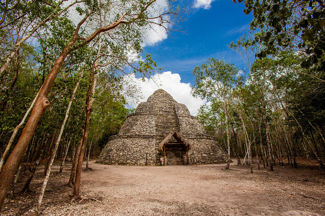 Pyramide in den alten Maya-Ruinen von Coba, außerhalb von Tulum, Mexiko, Nordamerika