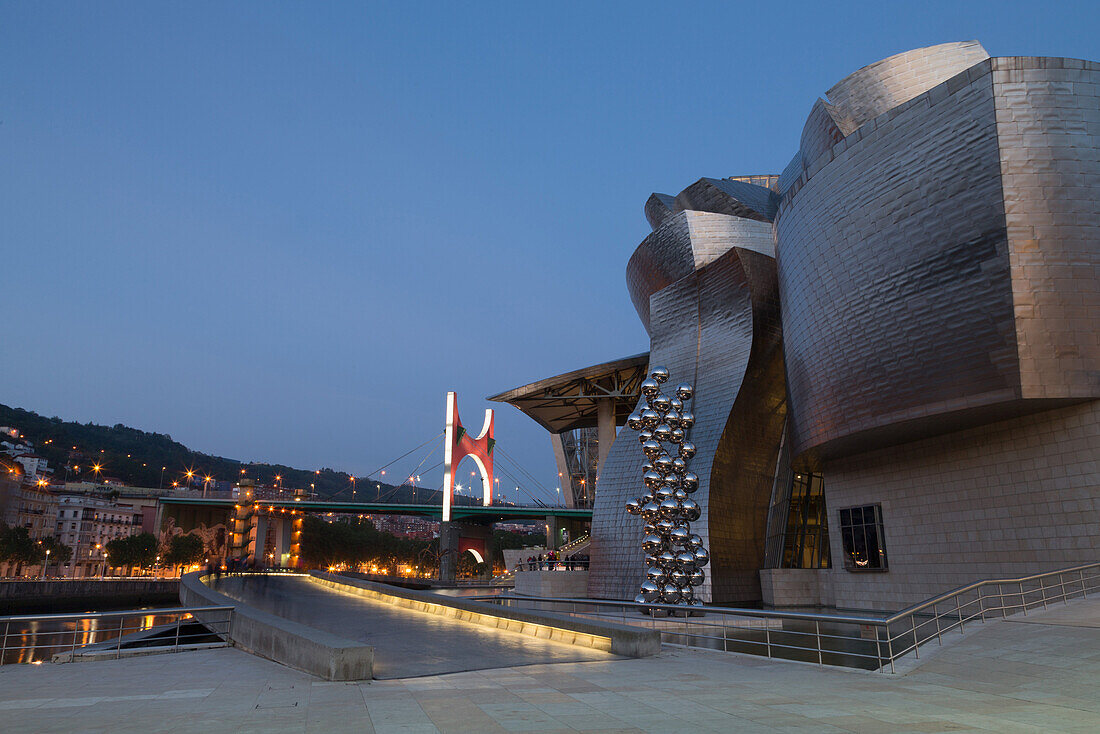 Das Guggenheim Museum, entworfen von Frank Gehry, Bilbao, Biskaya (Vizcaya), Baskenland (Euskadi), Spanien, Europa