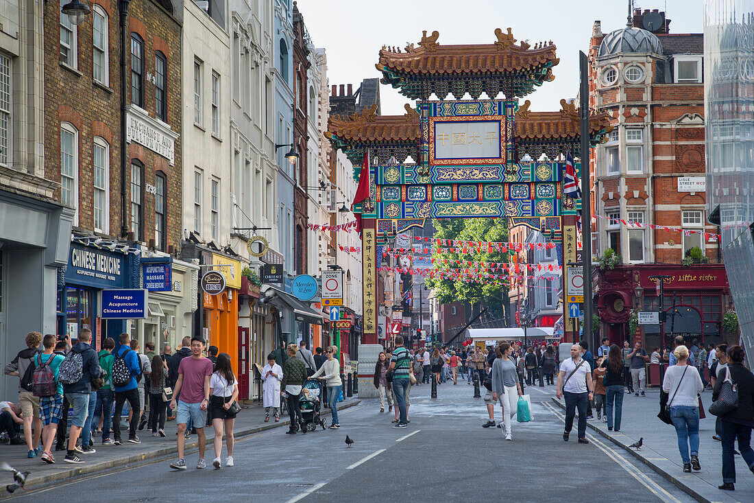 Chinatown auf Wardour Street, London, England, Großbritannien, Europa