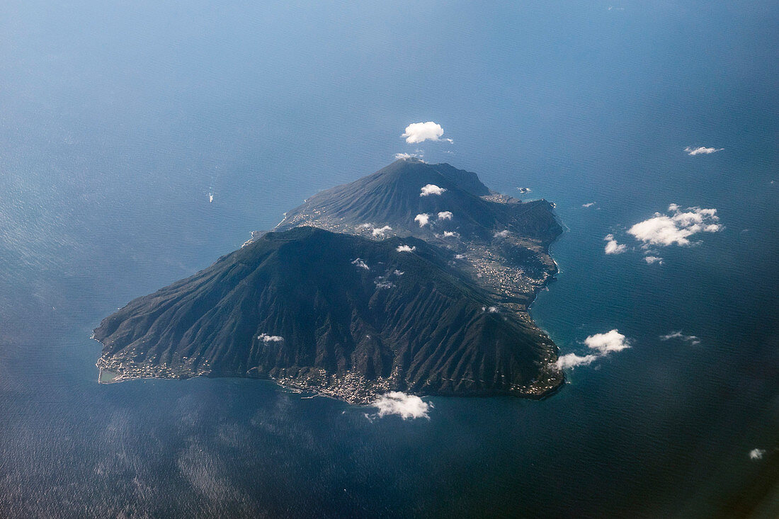 Insel Salina, Liparische Inseln, Äolische Inseln, Tyrrhenisches Meer, Mittelmeer, Italien, Europa