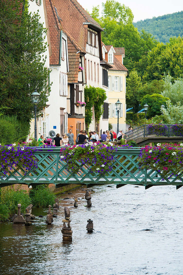 Altstadt mit Fluss Alb, Ettlingen, Schwarzwald, Baden-Württemberg, Deutschland