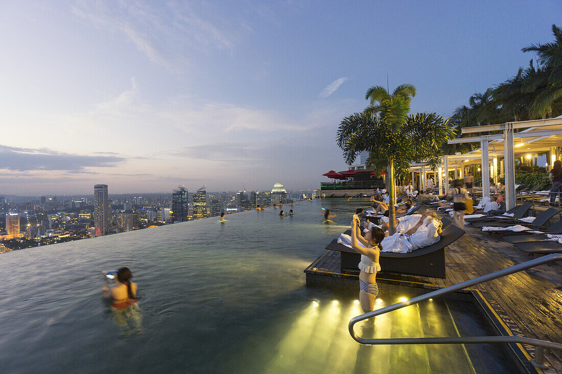 Marina Bay Sands , Infinity pool, Roof Terasse, Selfies,  Marina Bay, Singapore, Singapur, Southest Asia