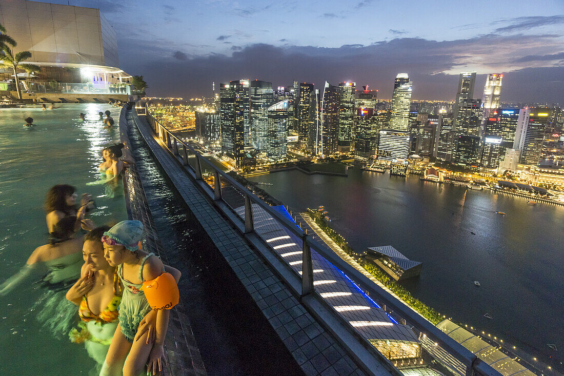 Marina Bay Sands, Infinity Pool, Roof Terasse, Skyline, Marina Bay, Singapur, Singapur, Südasien