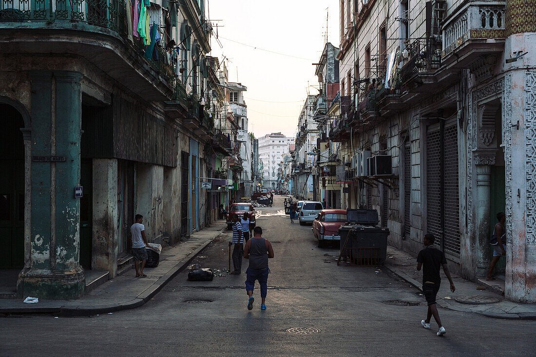 Seitenstrassen von der Strasse Del Prado, La Havana Vieja, Havana, Kuba