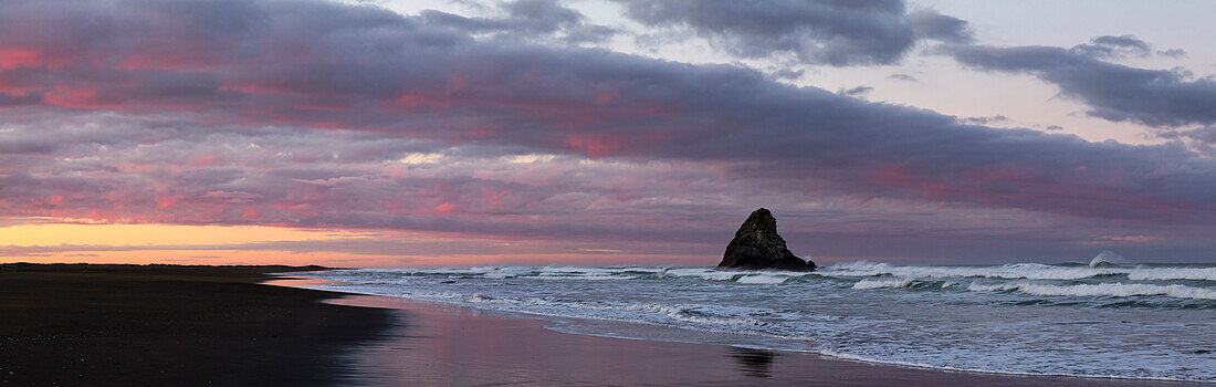 Karekare beach, Waitakere Ranges Regional Park, Auckland, Nordinsel, Neuseeland, Ozeanien
