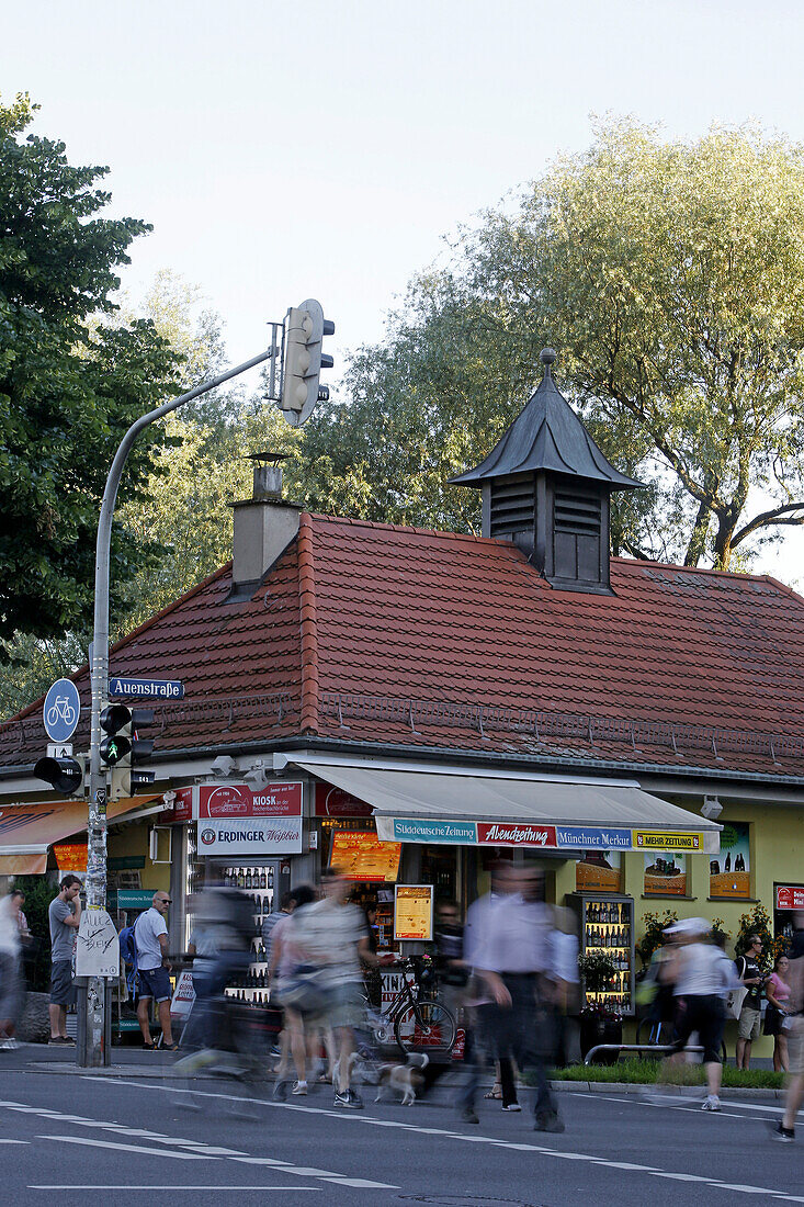 Popular kiosk at the west side of Reichenbachbruecke, Glockenbachviertel, Munich, Upper Bavaria, Bavaria, Germany