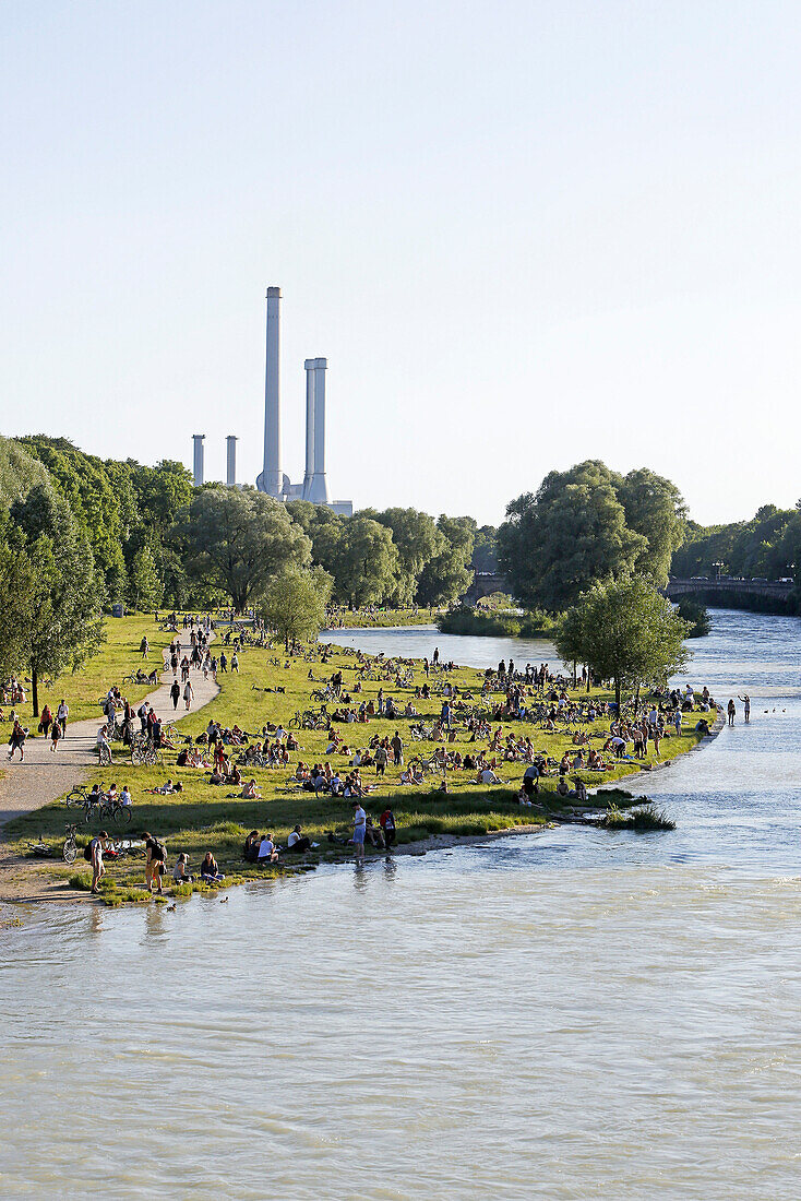 Sommertag an der renaturierten Isar, Au, München, Oberbayern, Bayern, Deutschland