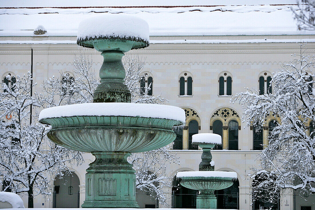 Roman fountains, Geschwister-Scholl-Platz and main entrance, LMU, Maxvorstadt, Munich, Upper Bavaria, Bavaria, Germany