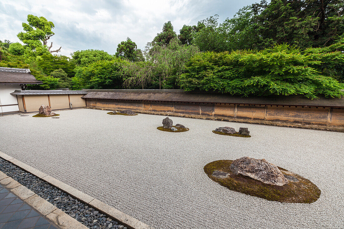 Berühmter Steingarten des Tempel Ryoan-ji, Kyoto, Japan