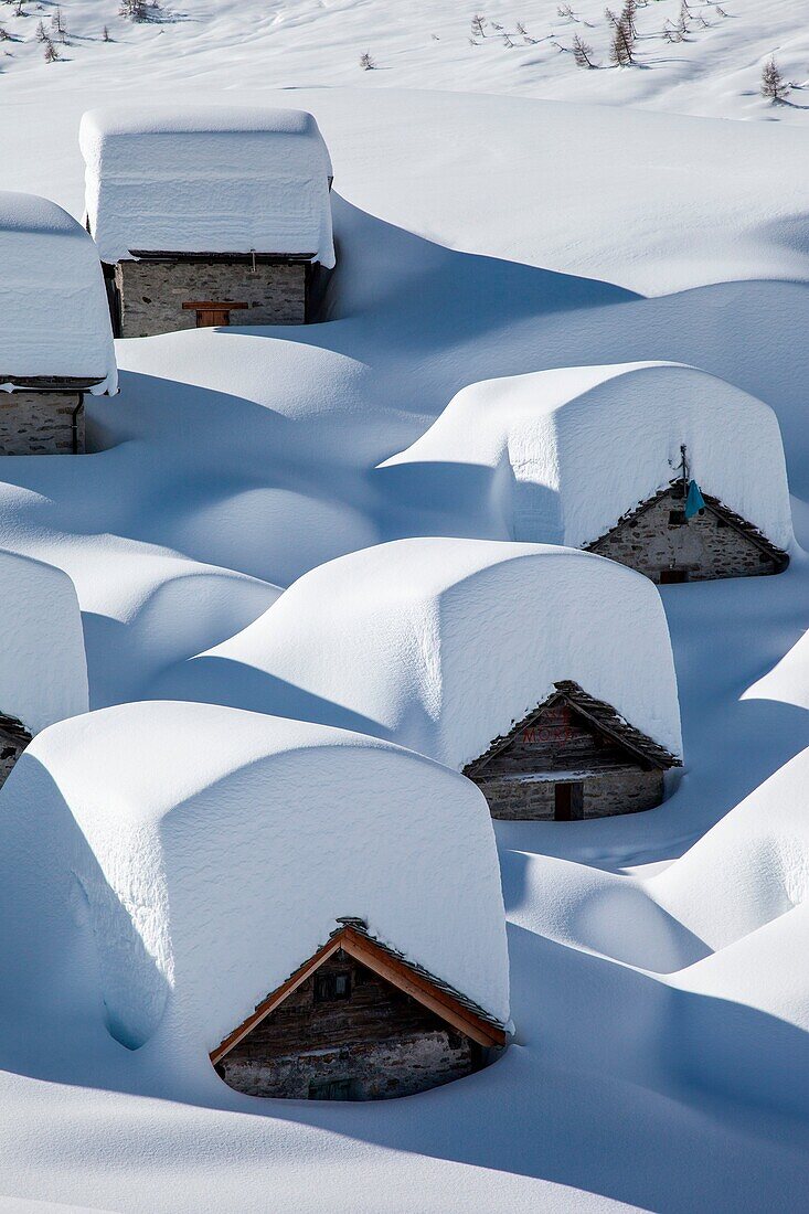 Drogo valley, snowy chalet to Lendine alp, Chiavenna valley, lombardy, Italy, europe.