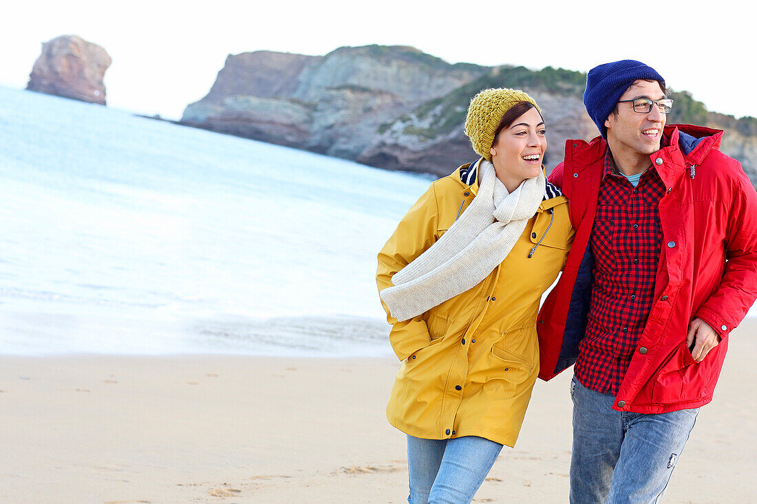 France, French Basque Country, Hendaye, Couple on beach