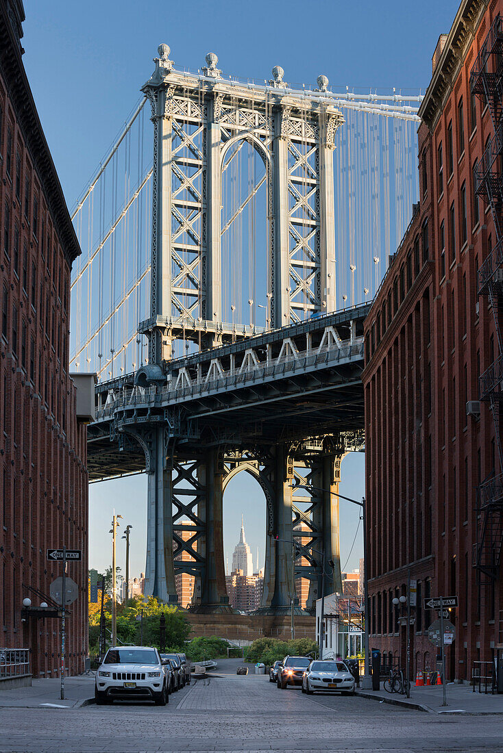 Manhatten Bridge, Empire State Building, Washington Street, Brooklyn, Long Island, New York City, USA