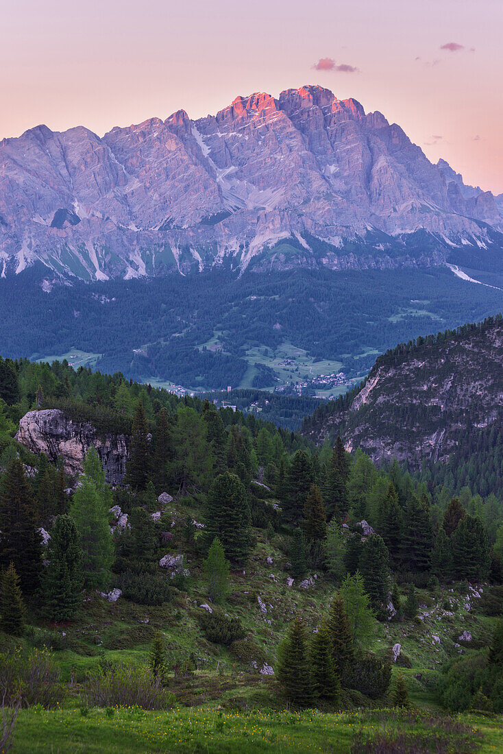 Sonneuntergang, Passo Giau, Monte Cristallo, Wiese, Dolomiten, Alpen, Italien, Europa