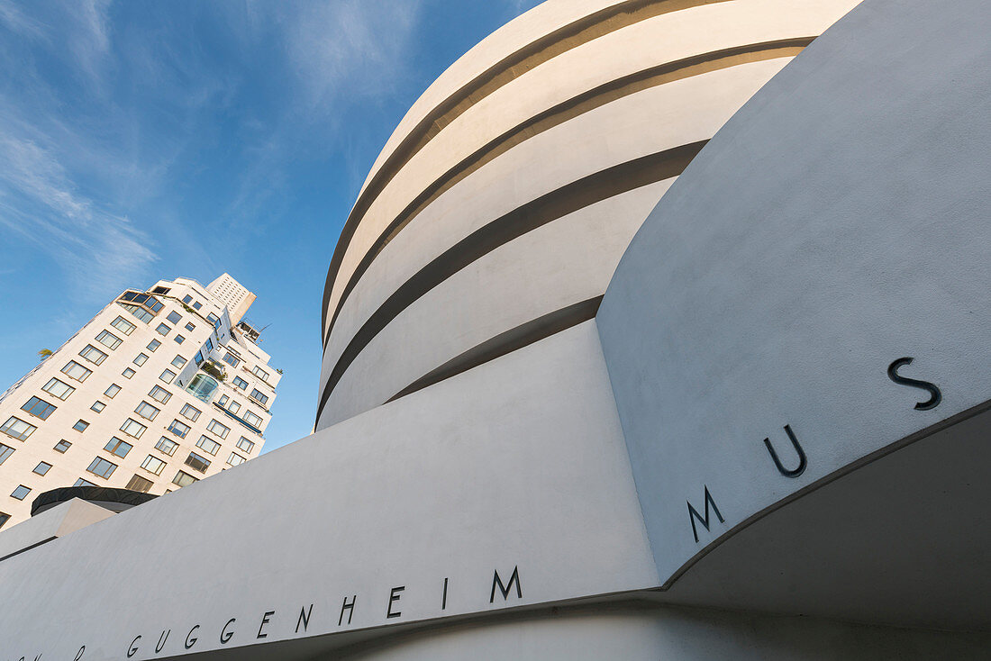 Solomon R. Guggenheim Museum, 5th Avenue, Manhattan, New York City, USA