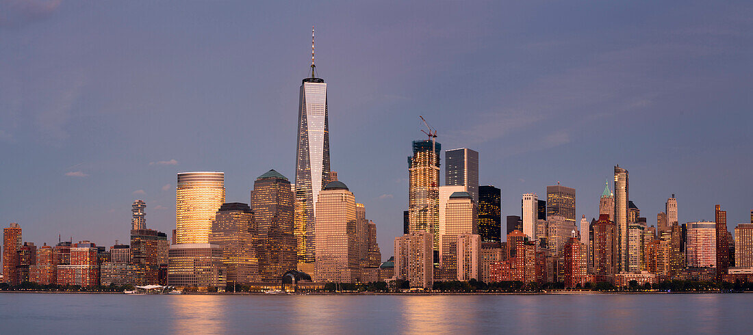 One World Trade Center, Manhattan Skyline, Hudson River, New York City, USA