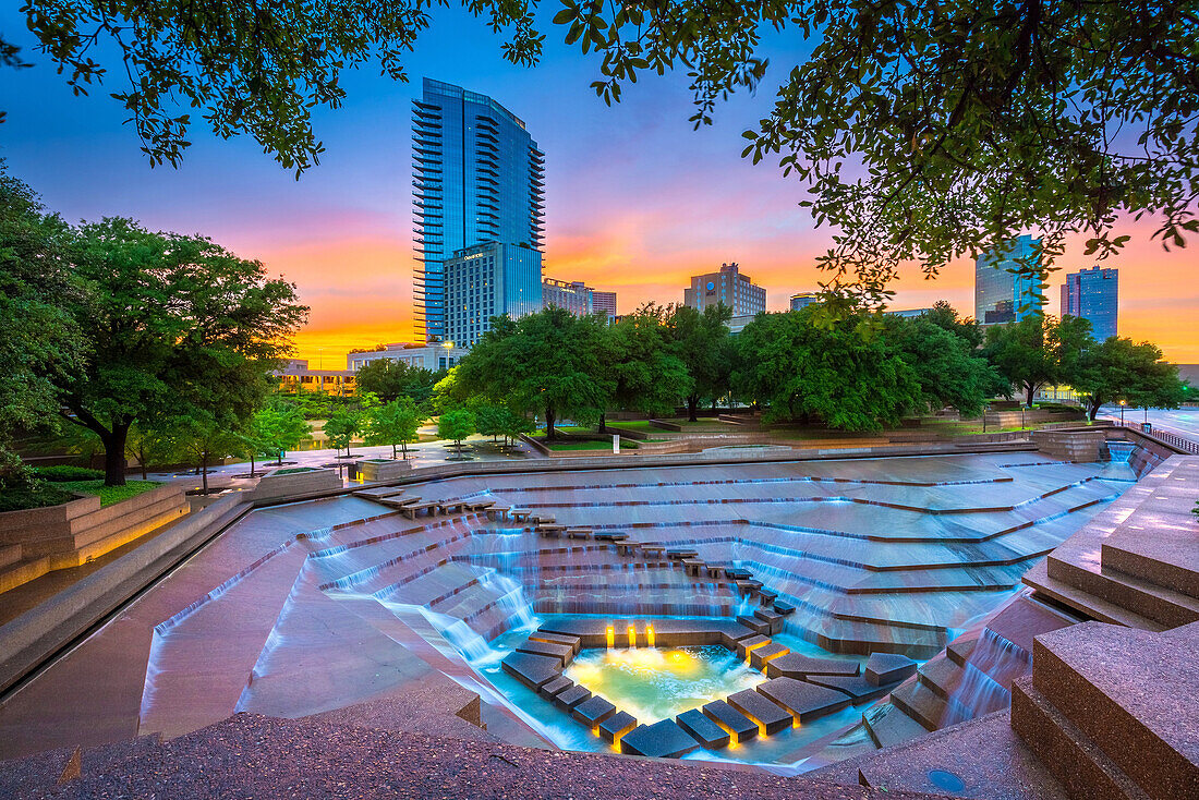 The Fort Worth Water Gardens, built in 1974, is located on the south end of downtown Fort Worth between Houston and Commerce Streets next to the Fort Worth Convention Center. The 4. 3 acre (1. 7 hectare) Water Gardens were designed by noted New York archi