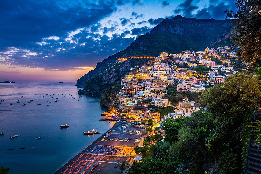 Positano is a village and comune on the Amalfi Coast (Costiera Amalfitana), in Campania, Italy, mainly in an enclave in the hills leading down to the coast.Positano was a port of the Amalfi Republic in medieval times, and prospered during the sixteenth an