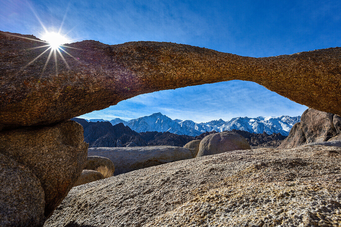 Mobius Arch, Alabama Hills, Eastern Sierra Nevada, Lone Pine, California, USA, North America