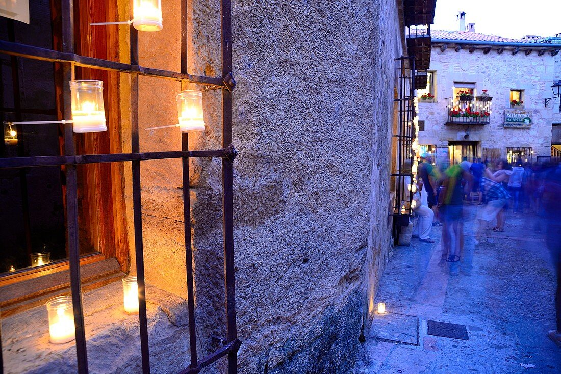Kerzen Nacht Party in Pedraza, Segovia, Spanien.