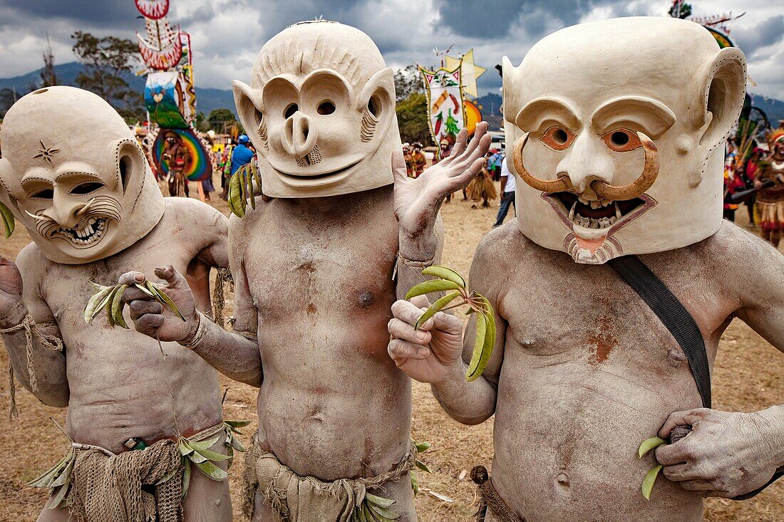 Mudmen, Goroka festival, 140 ethnic tribes come together for three day Sing sing, Goroka, Eastern Highlands, Papua New Guinea.