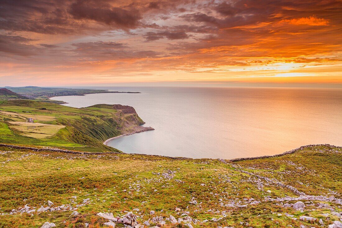 Sunset over Caernarfon Bay, Llithfaen, Gwynedd, Wales, United Kingdom, Europe.