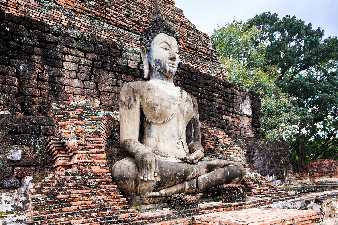 Sitting Buddha in Sukhothai, UNESCO World Heritage Site, Thailand, Southeast Asia, Asia