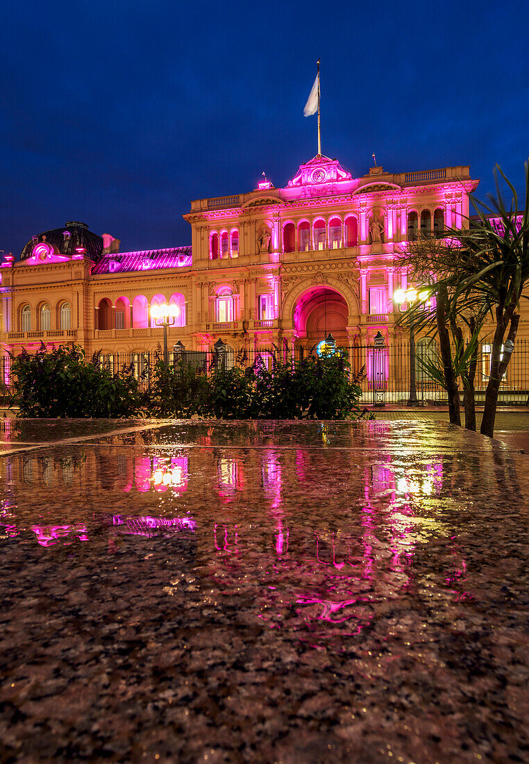 Twilight view of the Casa Rosada on Plaza de Mayo, Monserrat, City of Buenos Aires, Buenos Aires Province, Argentina, South America