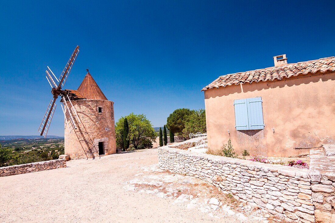 France, Provence, Saint Saturnin l+¿s Apt