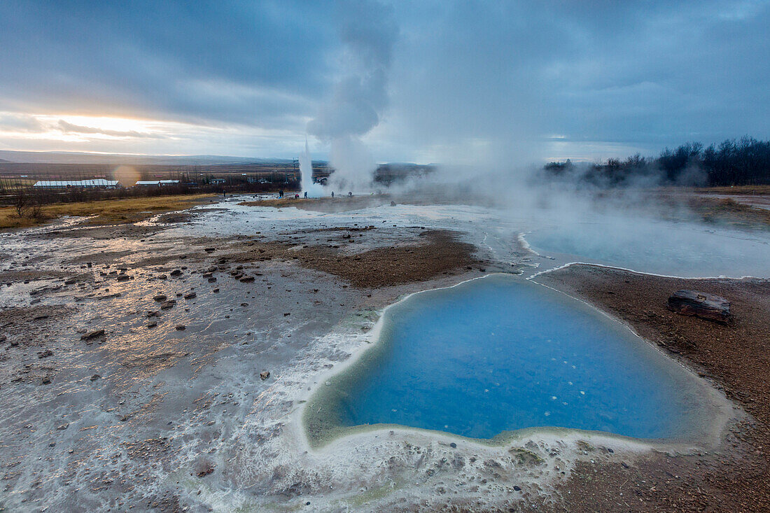 Strokkur Geyser, Haukadalur Geothermal Area, Haukadalur, Arnessysla, Sudurland, Iceland, Europe