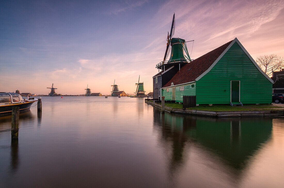Wind mills at dawn, Zaanse Schans, Nederalnds