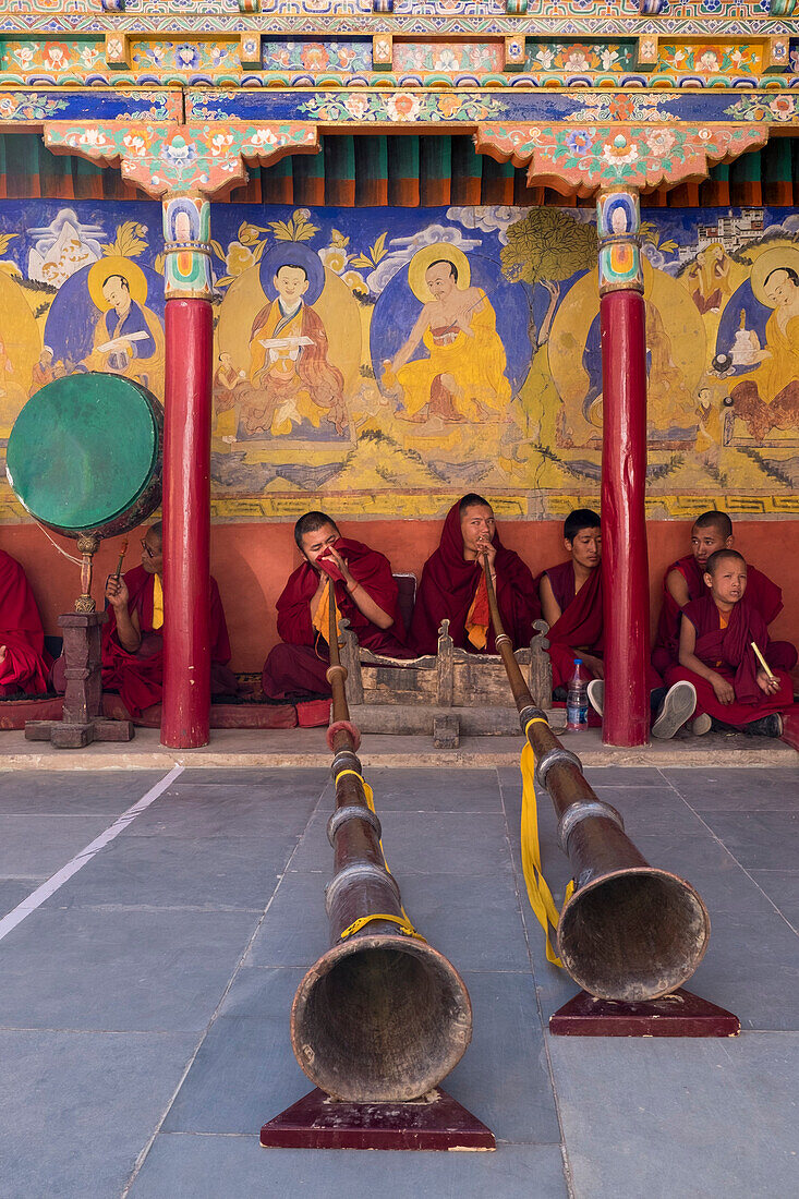 Thiksey Monastery, Indus Valley, Ladakh, India, Asia, Buddhist monks playing Tibetan horn