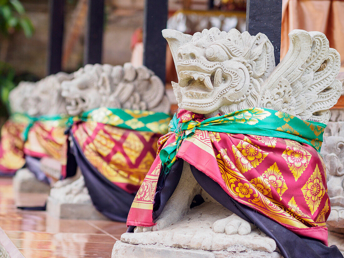 Line of guardian statues, Ubud, Bali, Indonesia, Southeast Asia, Asia