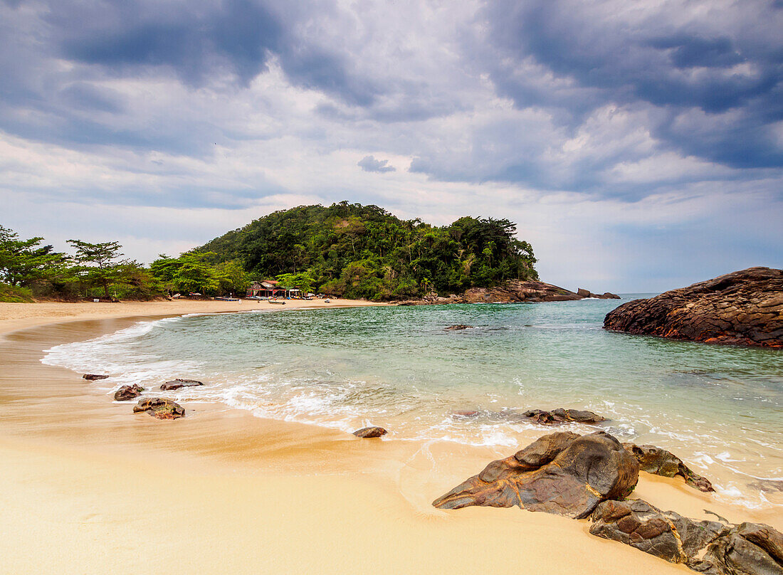 View of the Cachadaco Beach, Trinidade, Paraty Zone, State of Rio de Janeiro, Brazil, South America