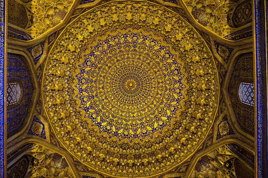 Registan Square, Samarkand, Uzbekistan, Central Asia, Interior of Tilla Kori Madrasah