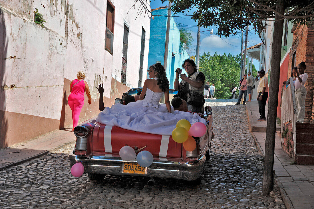 Caribbean, Cuba, Sancti Spiritus, Trinidad, wedding procession