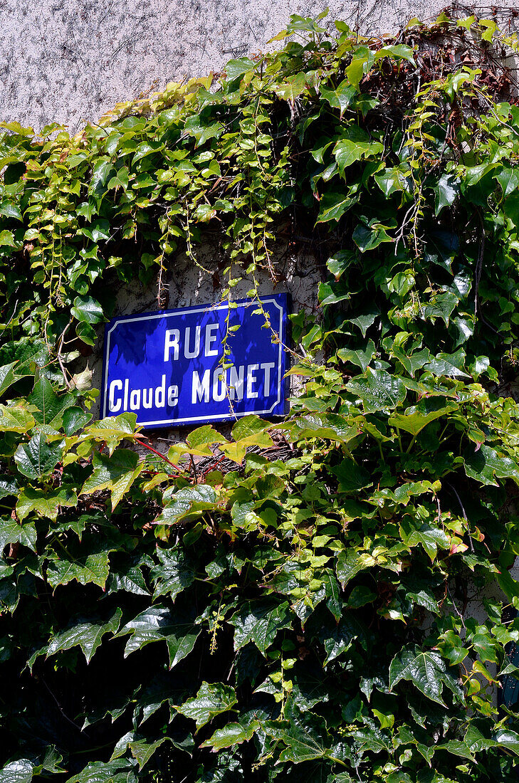 France, Normandy, Eure, Giverny, Rue Claude Monet