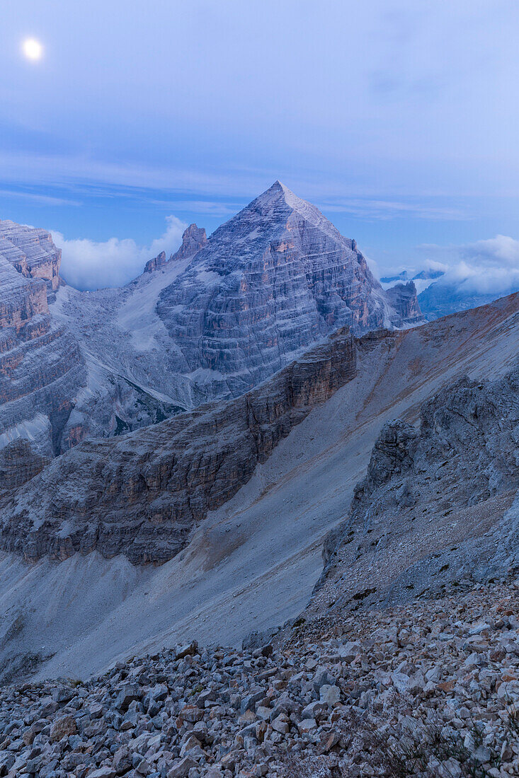 Mount Tofana di Rozes from the northwest side at blue hour, Cortina d'Ampezzo, Belluno district, Veneto, Italy, Europe