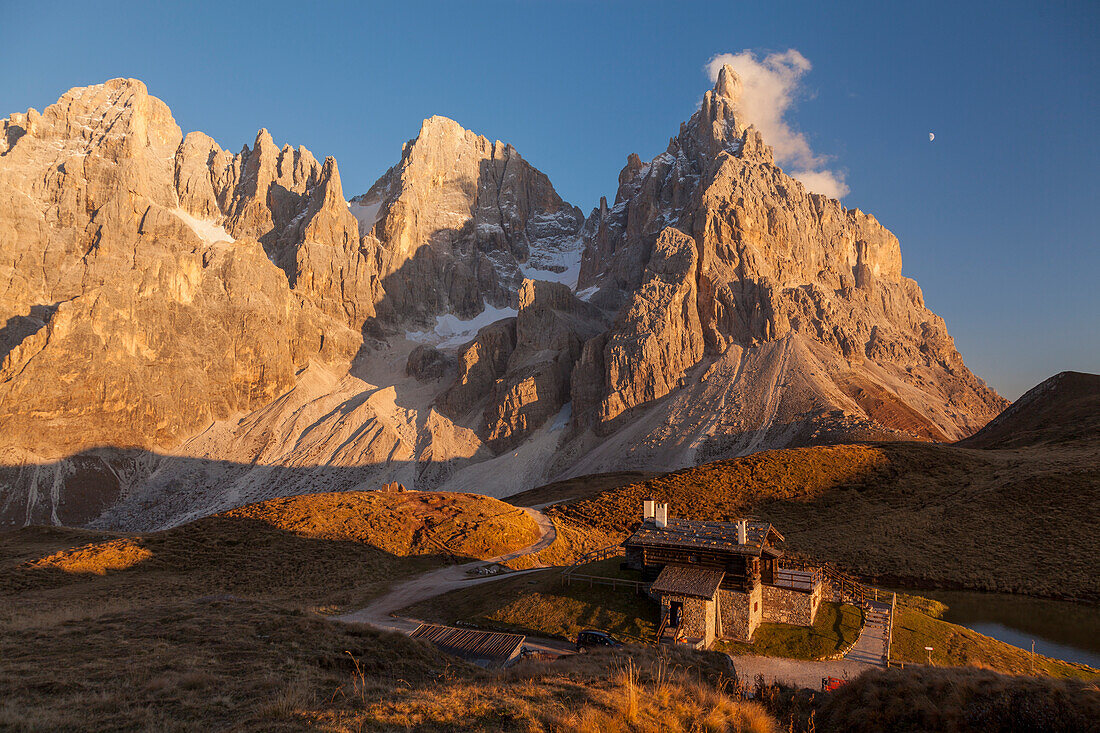 Segantini hut, Rolle Pass, Pale of San Martino, Dolomites, Trentino-Alto Adige, Italy