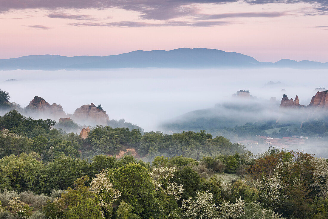 Europe, Italy, Tuscany, Arezzo, The characteristic landscape of the Balze seen from Piantravigne, Valdarno