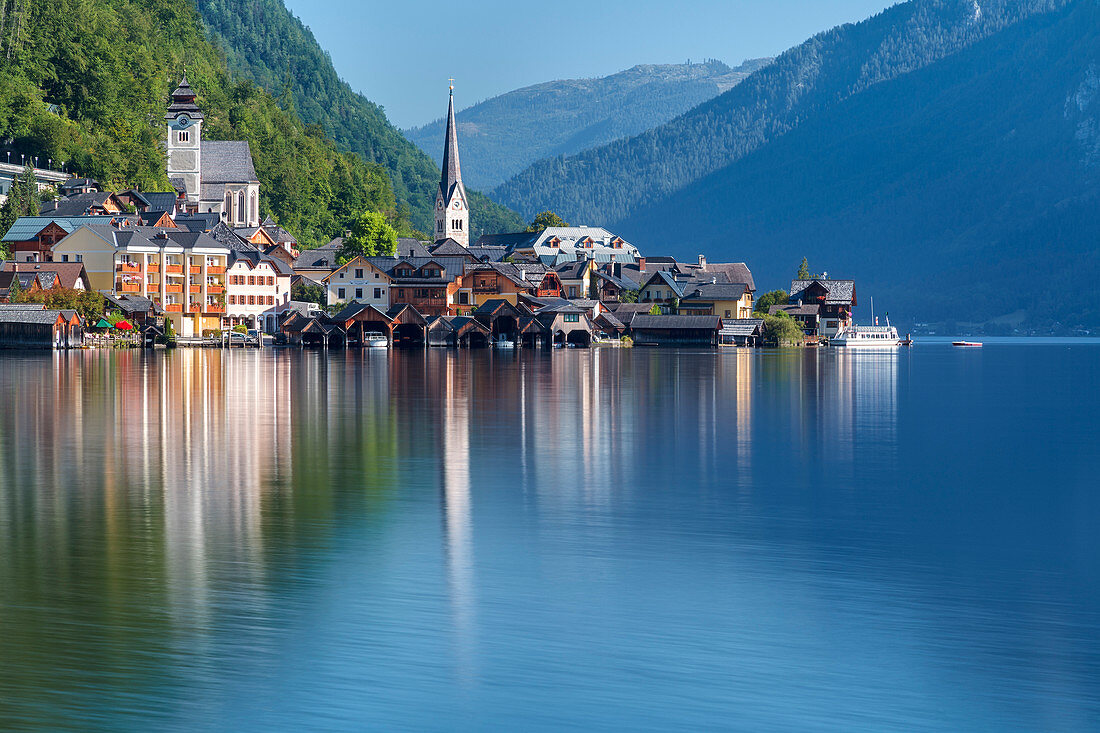 Europe, Austria, Salzkammergut, Gmunden district, Hallsatt, World Heritage lakeside town in the Austrian Alps
