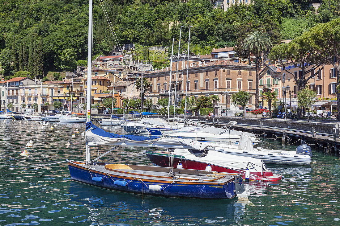 Harbour in Toscolano-Maderno by the Lake Garda, Northern Italien Lakes, Lombardy, Northern Italy, Italy, Southern Europe, Europe